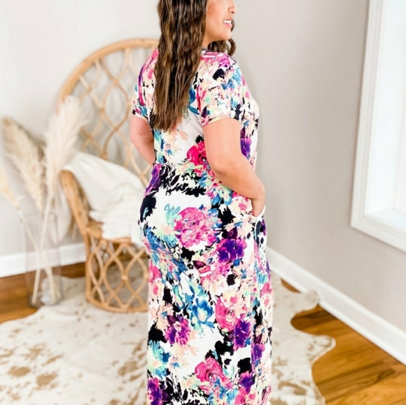 Short Sleeve Floral Maxi Dress with Side Pockets - Picture 3 of 7